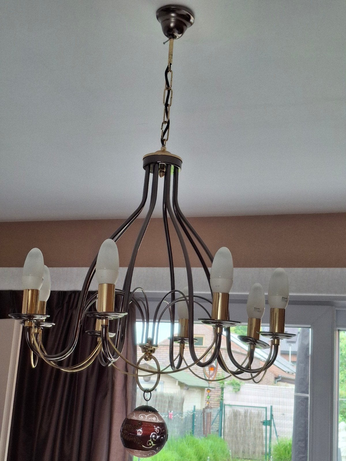 Luster met bijhorende spaarlampen, Ophalen
