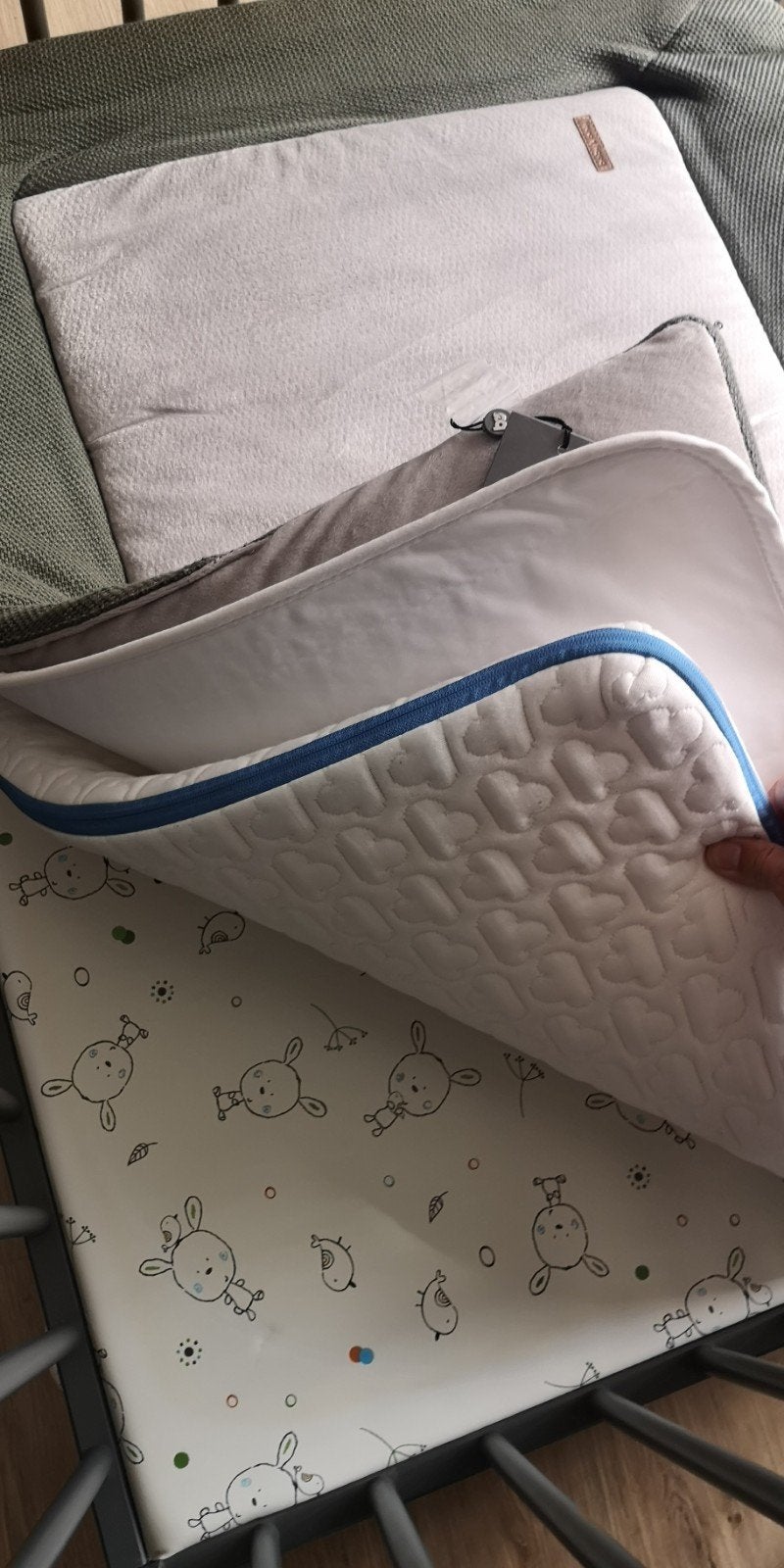 3 matelas haut de gamme (AeroSleep) pour parc bébé, Enfants & Bébés, Parcs, Comme neuf, Rectangulaire, Tapis de parc, Enlèvement