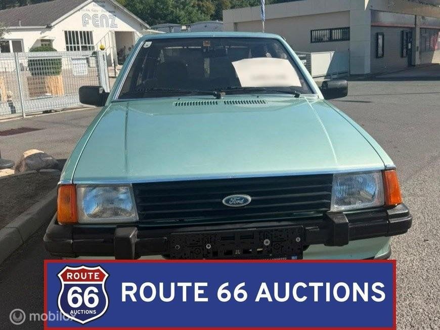 Ford Escort 1.3 Ghia | 1982 | Route 66 Auctions, Auto's, Zwart, Bedrijf, Handgeschakeld, Overige carrosserie
