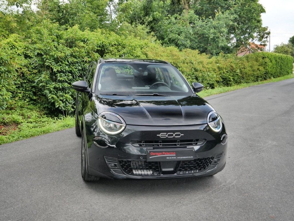Fiat 600 Mild-Hybrid, 100pk, (bj 2025, automaat), Auto's, Stof, Gebruikt, 1199 cc, Automatische klimaatregeling