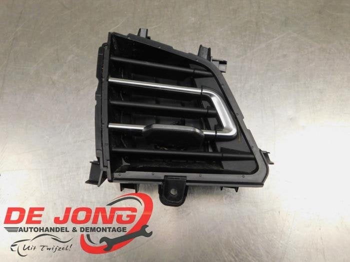 Grille aération tableau de bord d'un Audi Q4, -, 3 mois de garantie, Audi, Utilisé