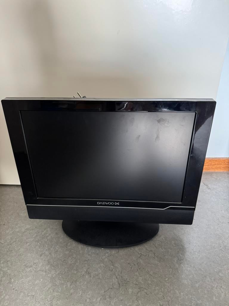 Daewoo dc scherm/tv, Audio, Tv en Foto, Ophalen of Verzenden, Zo goed als nieuw