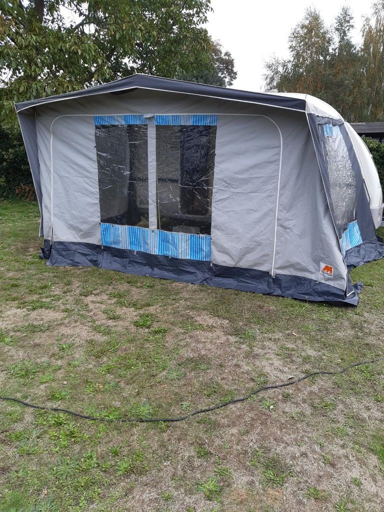 Voortent caravan, omloopmaat 6, Ophalen