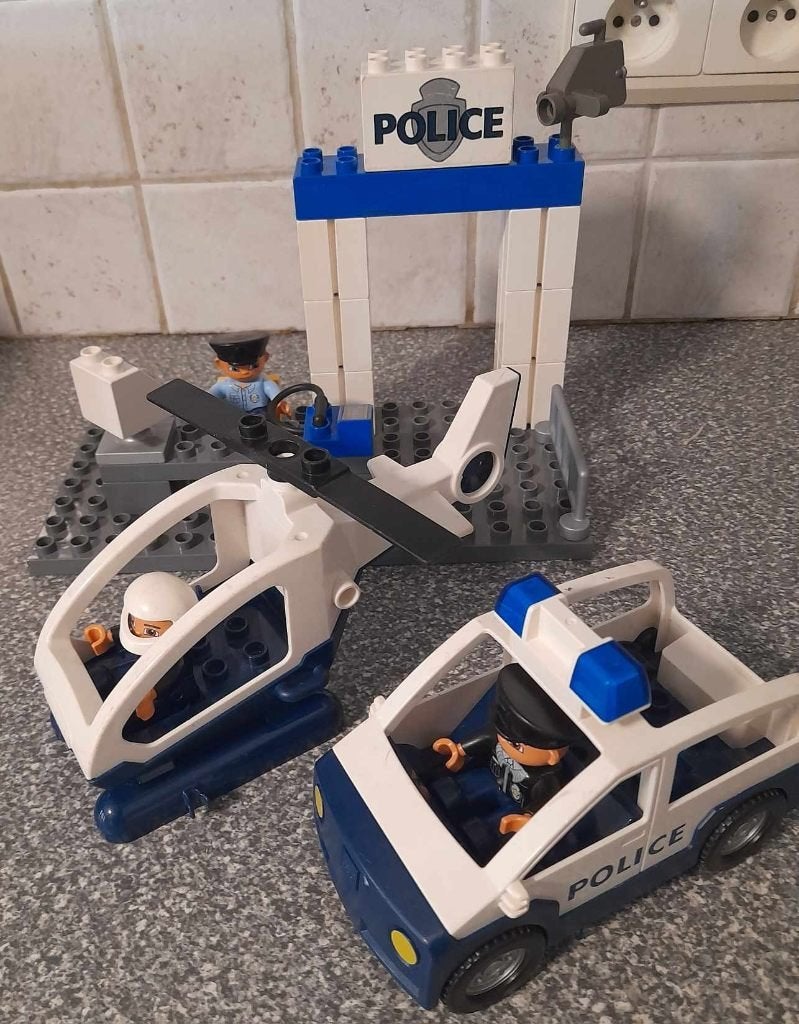 Politie auto, helikopter en kantoor., Ophalen of Verzenden