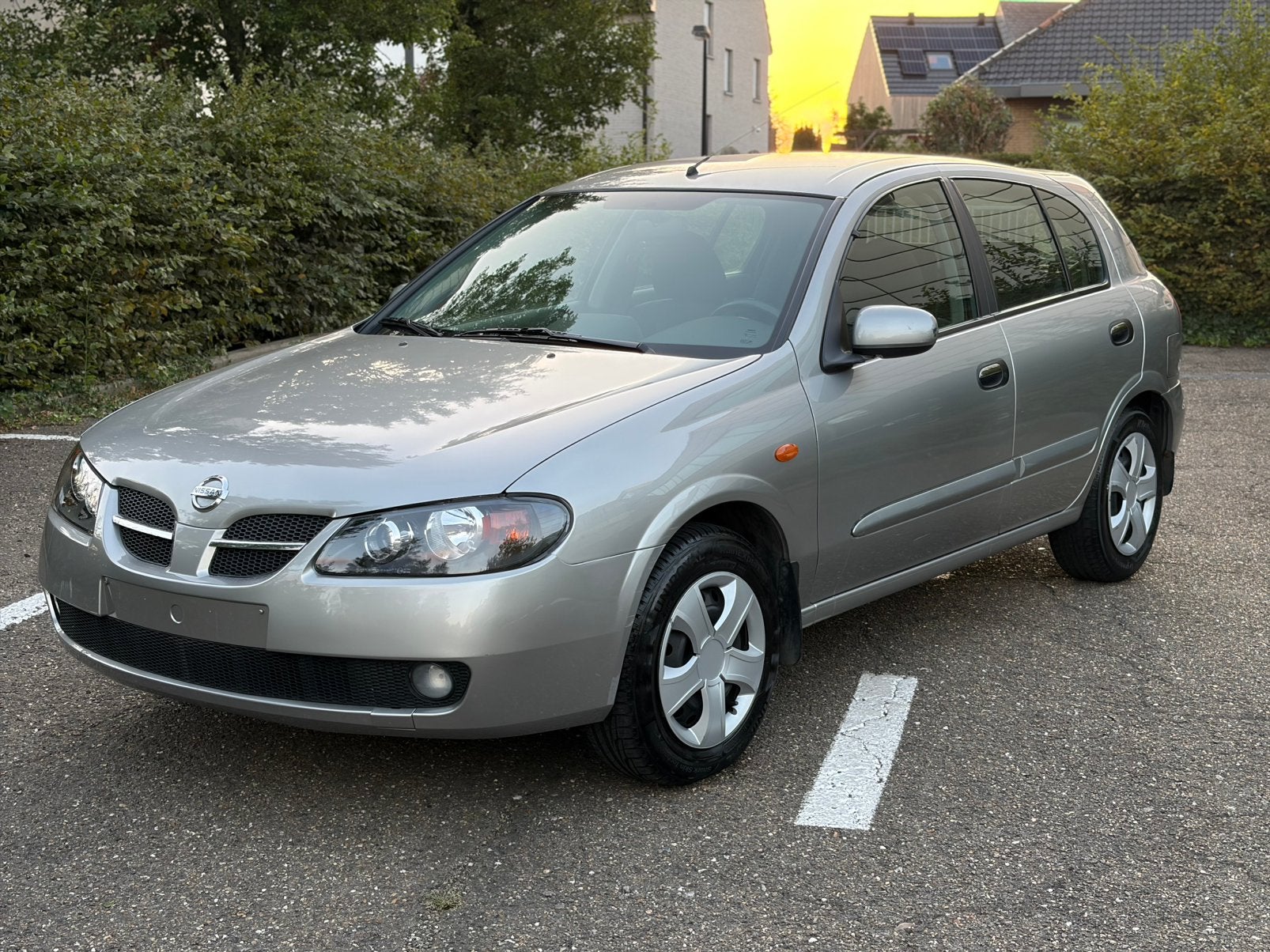 Nissan Almera 1.5i embrayage neuf - prête à immatriculer, Autos, Almera, Argent ou Gris, Achat, 72 kW
