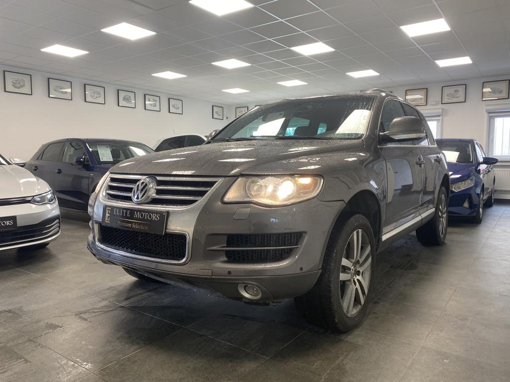 VW TOUAREG 3.0D 2009 - 330.000KM CARNET COMPLET/1eMAIN/ FULL, Autos, Cuir, Argent ou Gris, Achat, 155 kW