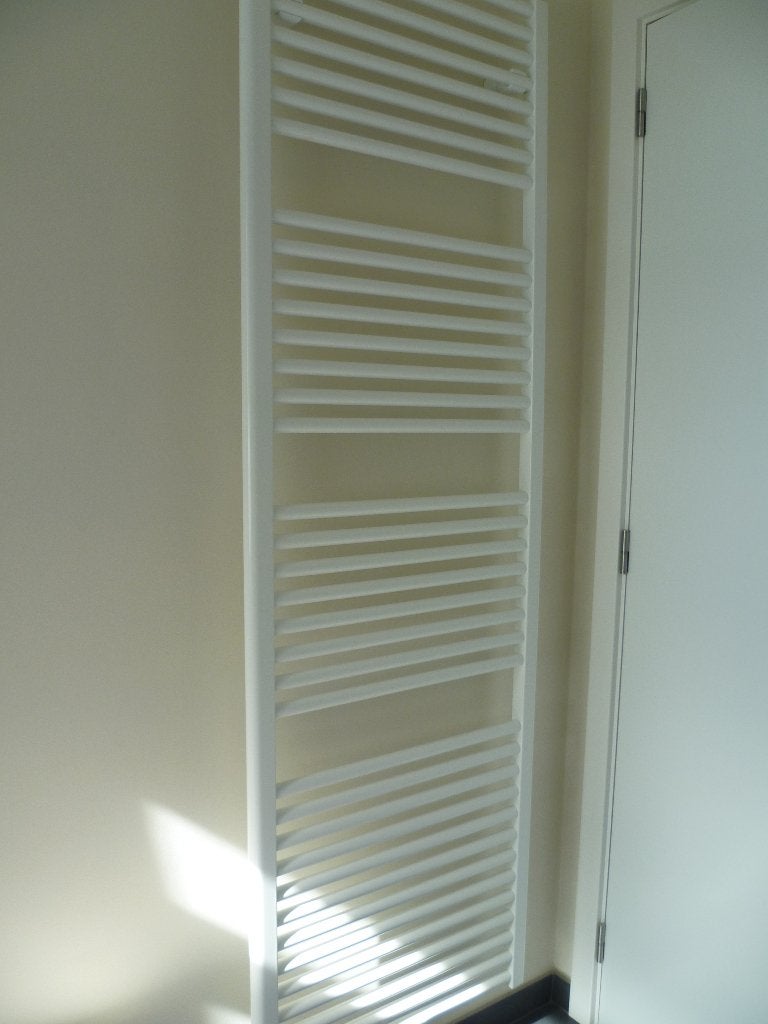 radiateur porte-serviettes, Bricolage & Construction, Chauffage & Radiateurs, Comme neuf, Enlèvement, Radiateur, 60 à 150 cm