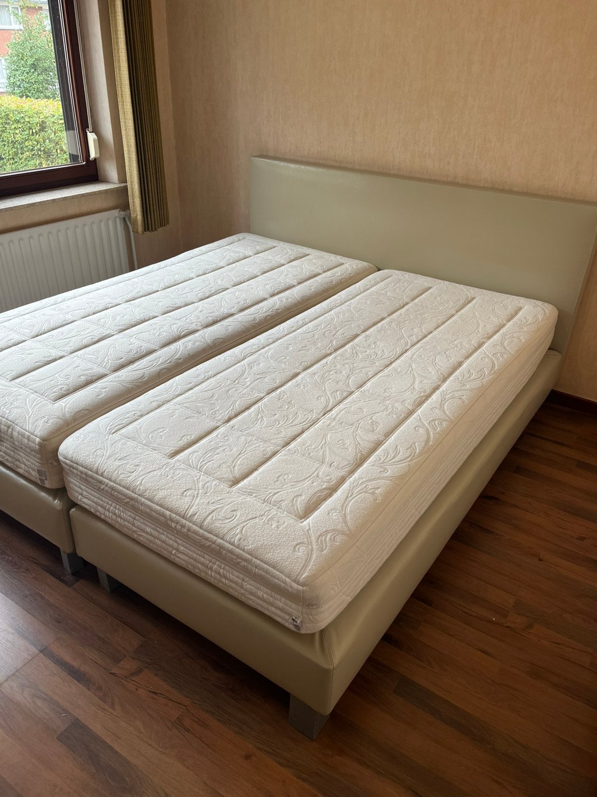 Boxspring met nieuwe matrassen, Comme neuf, Enlèvement, 180 cm, Deux personnes