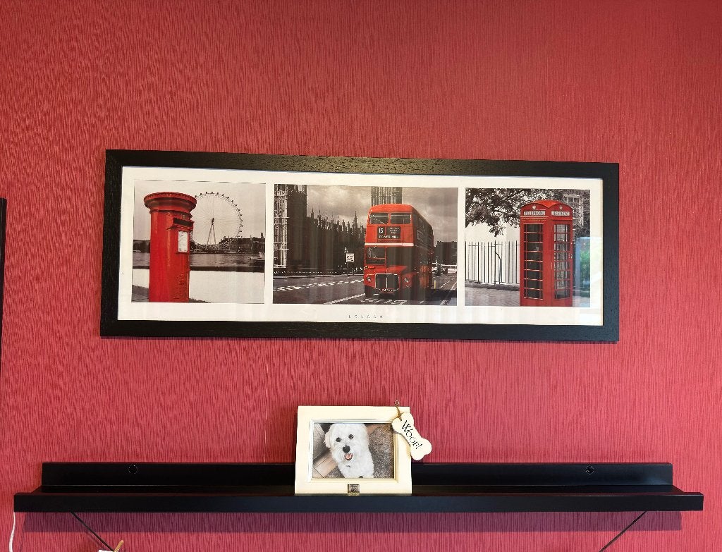 MOSSLANDA schilderijenplank 115cm met verlichting, Huis en Inrichting, Woonaccessoires | Wandplanken en Boekenplanken, Ophalen