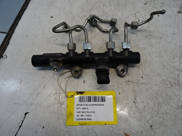 RAMPE D'INJECTION Renault Clio IV (5R) (161171348), Renault, Utilisé, Peter-Huppertz-Straße 5
51063  Köln, DE, Dialog.deutschland@renault.de