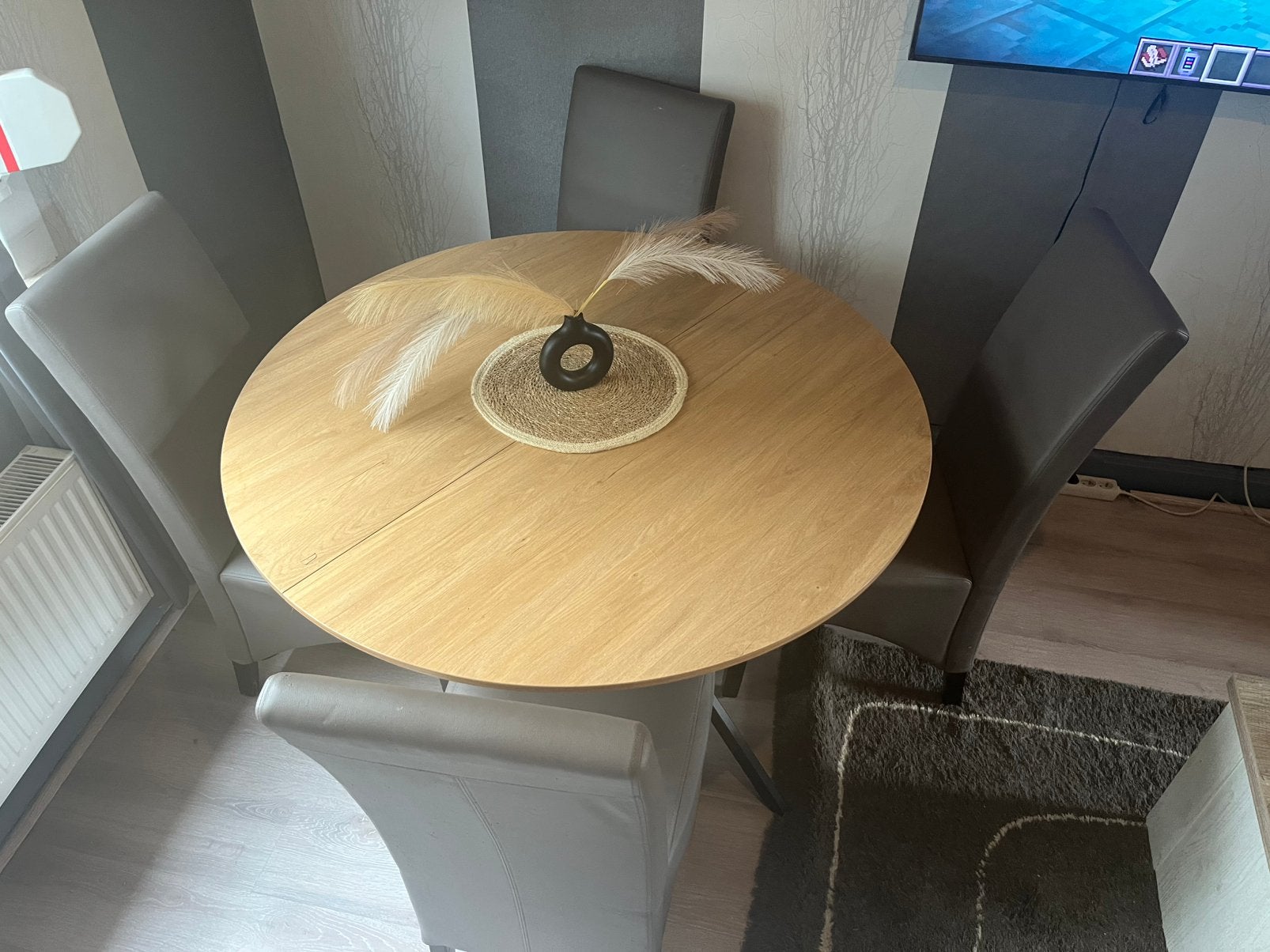 Table ronde avec ses chaises, Maison & Meubles, Enlèvement, Comme neuf, Rond, 100 à 150 cm