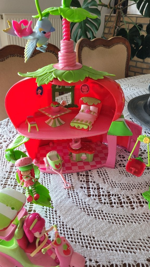 maison charlotte aux fraises(demi maison), Kinderen en Baby's, Speelgoed | Poppenhuizen, Gebruikt, Poppenhuis, Ophalen of Verzenden