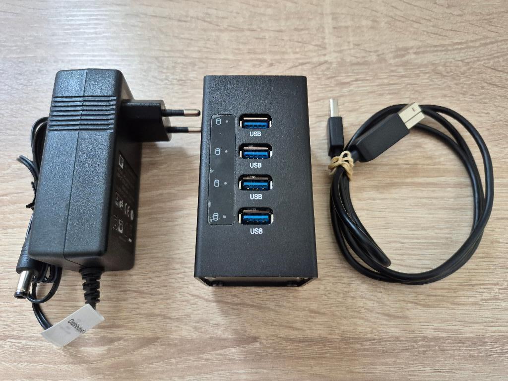Station d’accueil hub USB 4 ports - USB 3.0, Informatique & Logiciels, Stations d'accueil, Enlèvement ou Envoi, Comme neuf, Hub USB