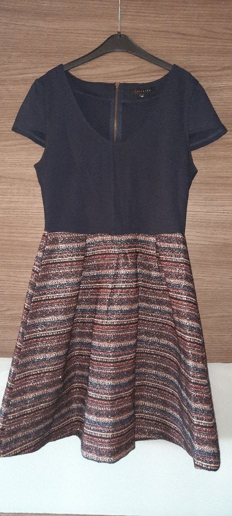 Superbe robe Lola Liza taille 40, Taille 38/40 (M), Enlèvement ou Envoi, Comme neuf, Longueur genou