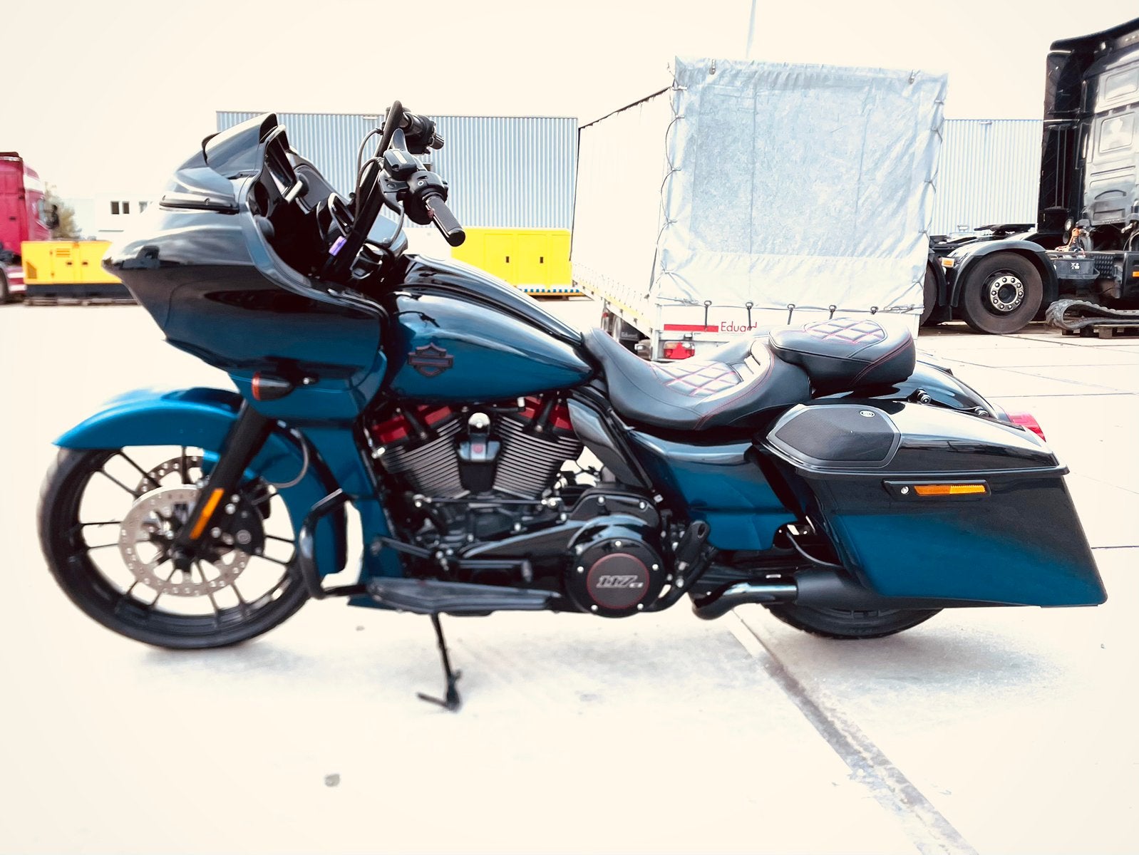 Harley davidson road glide CVO mako shark, Motos, Motos | Harley-Davidson, Particulier, ABS, Enlèvement