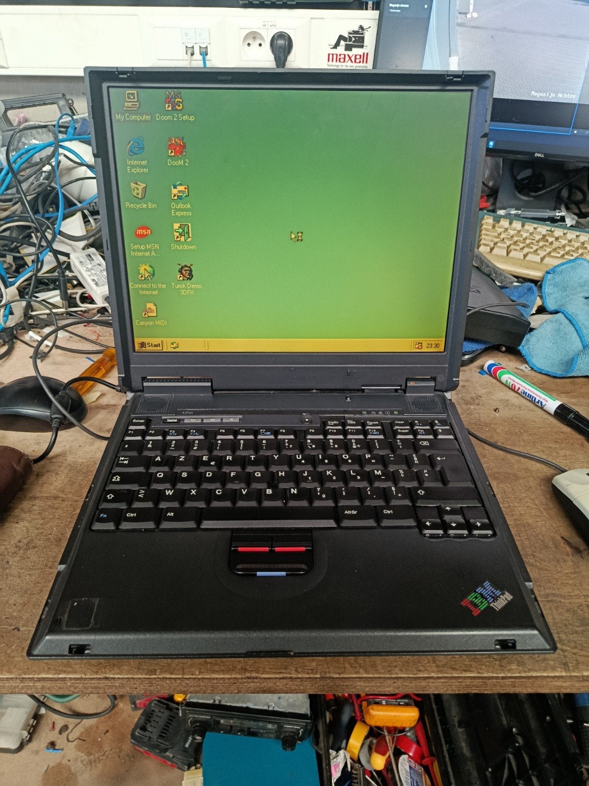 IBM thinkpad A20m met windows 98, Computers en Software, Vintage Computers, Ophalen of Verzenden
