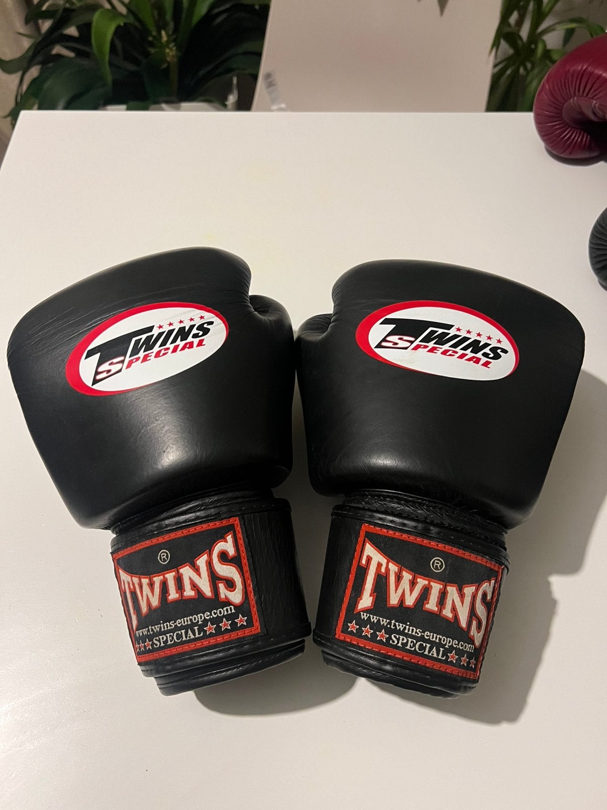 Twins bokshandschoenen 16oz Z.G.A.N, Ophalen of Verzenden, Zo goed als nieuw
