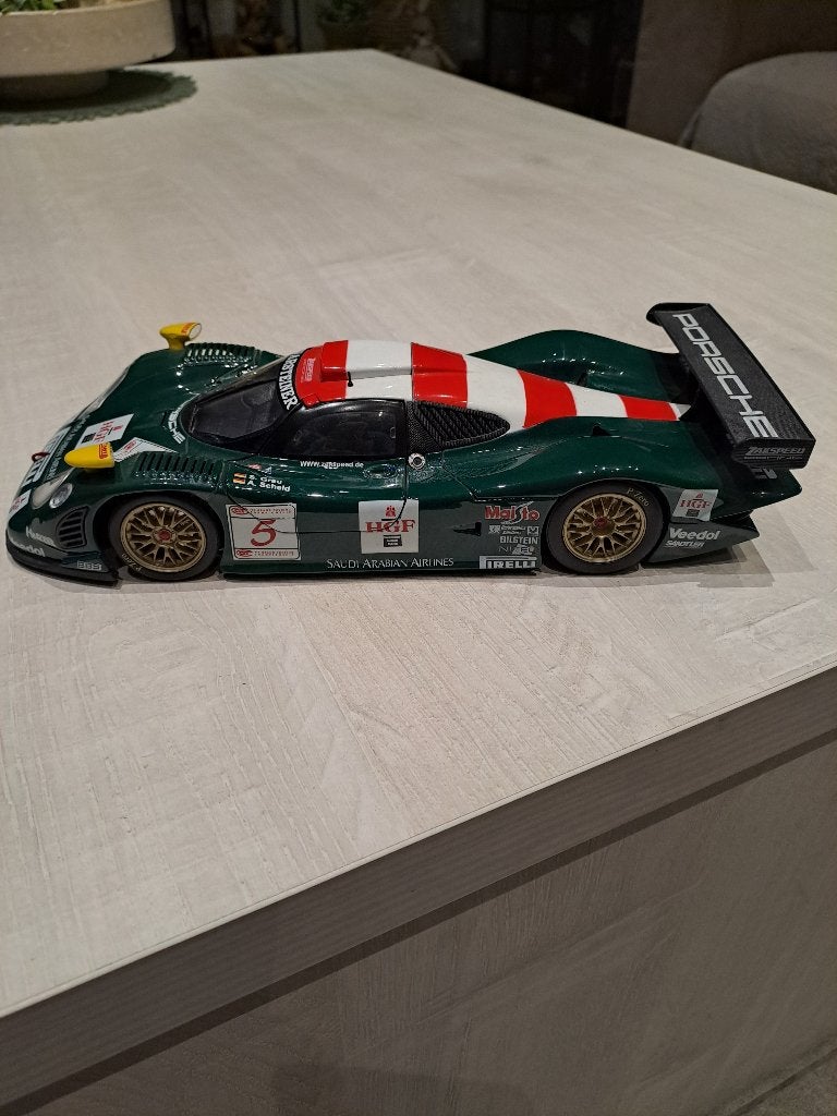 Modèle de voiture Porsche 911 GT1, Enlèvement, Comme neuf, Voiture, Maisto