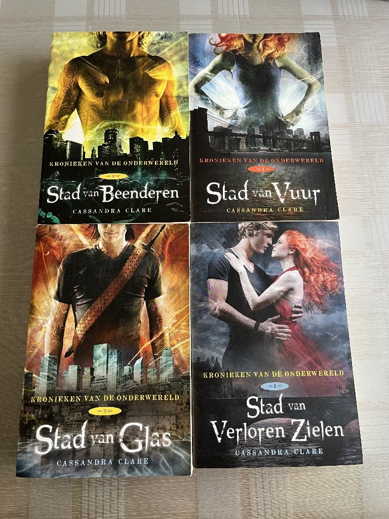 Kronieken van de onderwereld - boeken, Ophalen of Verzenden, Gelezen, Cassandra Clare