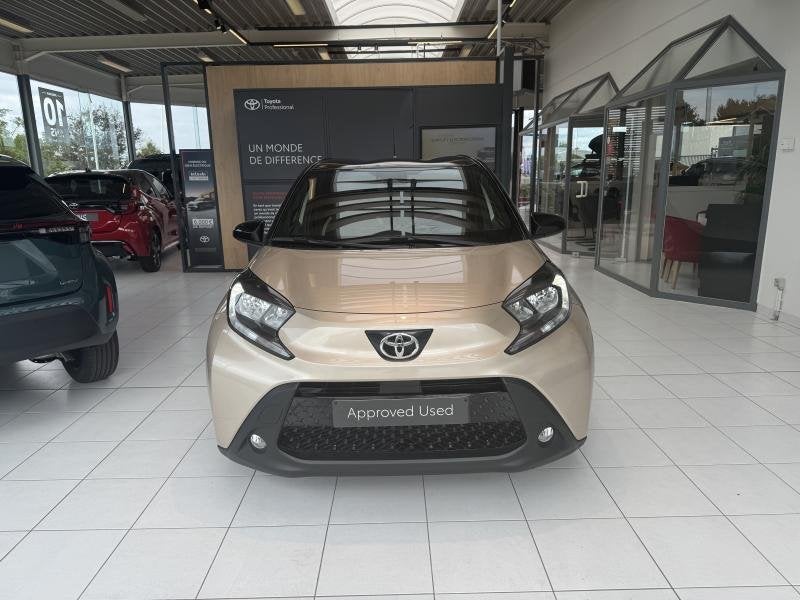 Toyota Aygo pulse+TECH PACK, Auto's, Toyota, Automaat, Euro 6, 72 pk, Beige