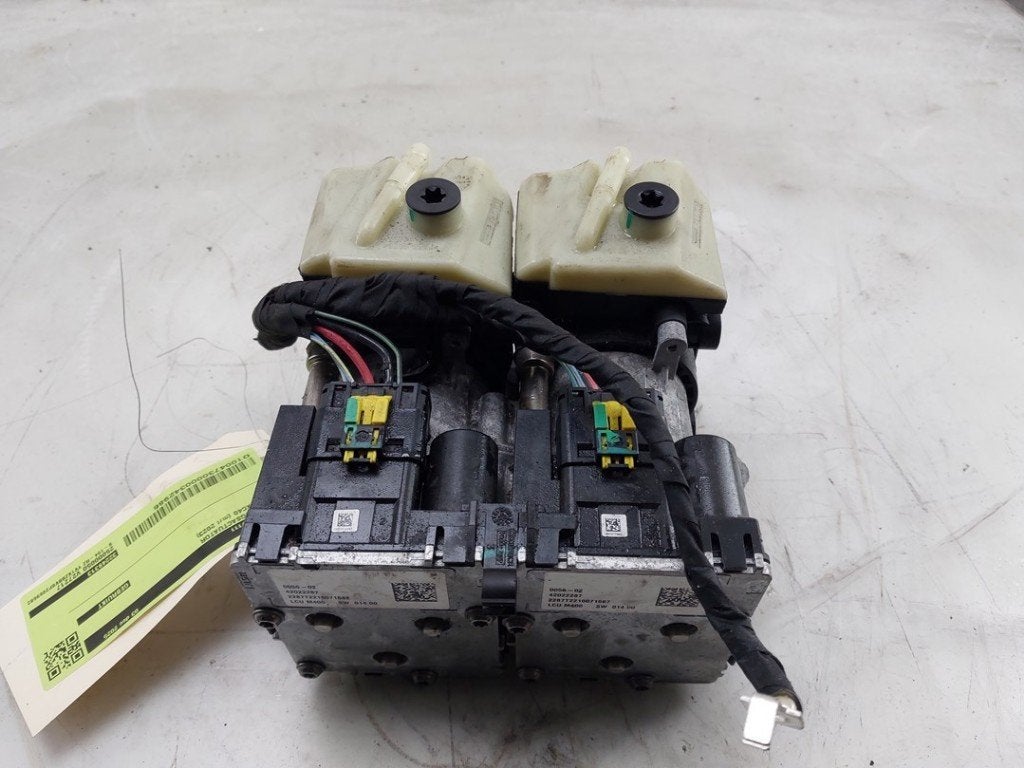 MOTEUR SERVO EMBRAYAGE Volvo XC40 (XZ) (01-2017/12-2022), Autos : Pièces & Accessoires, Autres pièces automobiles, Volvo, Utilisé