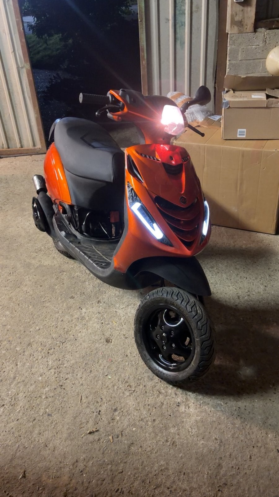 Piaggio zip 2t in onderdelen te koop (b klasse nl), Fietsen en Brommers, Ophalen of Verzenden, Zo goed als nieuw