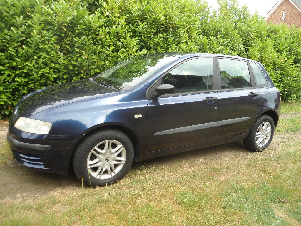 Fiat Stilo : 1,2 met keuring en carpass. 1e Eigenaar, Auto's, Voorwielaandrijving, Dealer onderhouden, Stof, 1242 cc