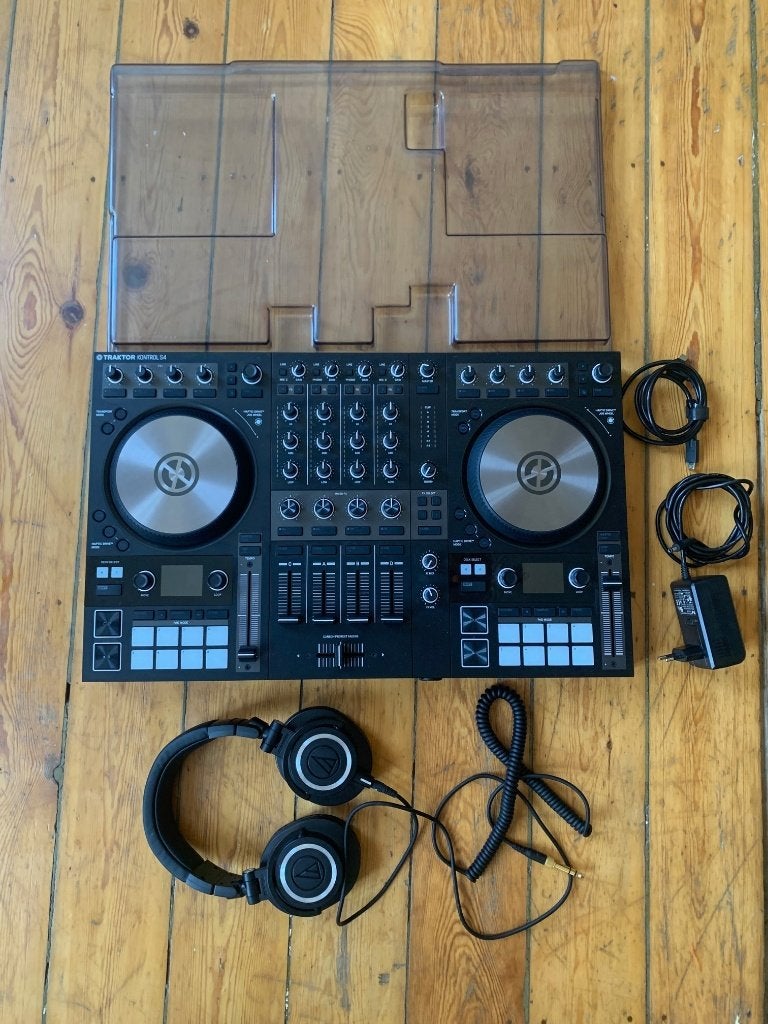 Traktor s4 mk3 + Deck saver, Enlèvement, Comme neuf