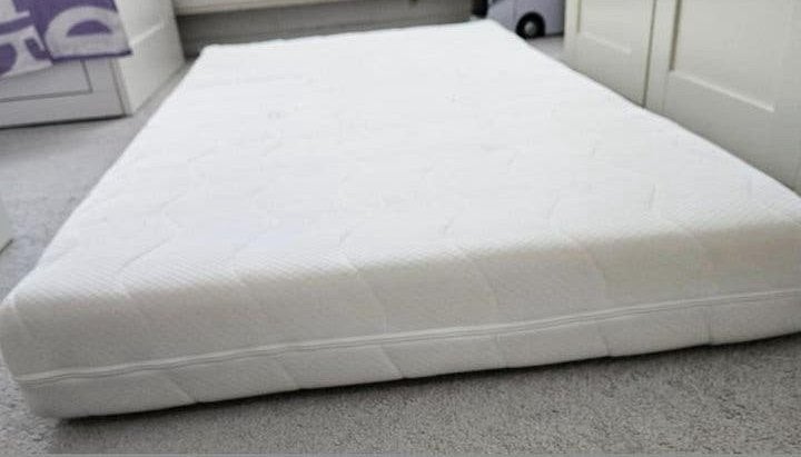 Superbe matelas latex ergonomique zone de confort 90/200 new, Maison & Meubles, Chambre à coucher | Matelas & Sommiers, Enlèvement