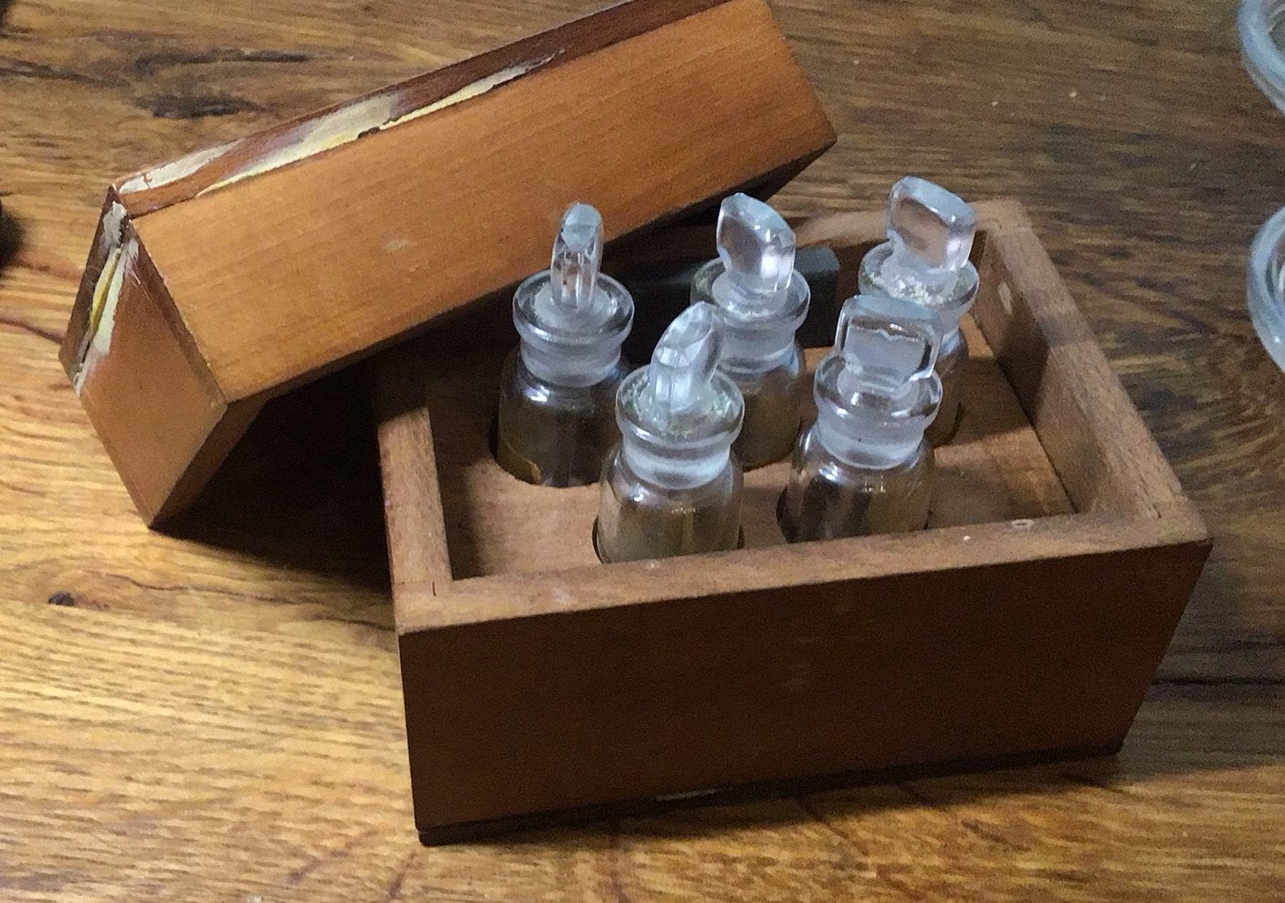 Antiek doosje met flesjes voor test liquit voor edelmetalen, Antiek en Kunst, Ophalen of Verzenden