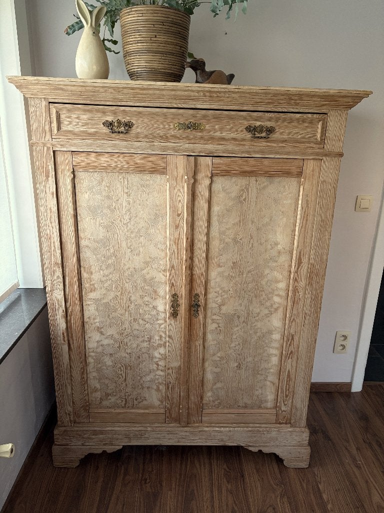 Rustieke, karaktervolle houten kast met lade, Antiek en Kunst, Ophalen