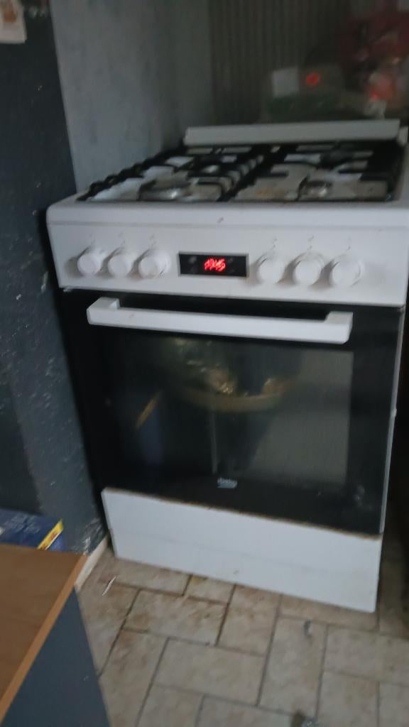 Cuisinière, Ophalen, 60 cm of meer, 4 kookzones, Zo goed als nieuw