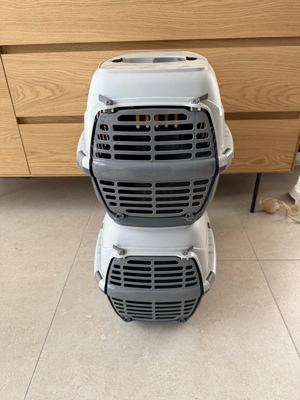 2 transportbakken voor katten, Ophalen, Zo goed als nieuw