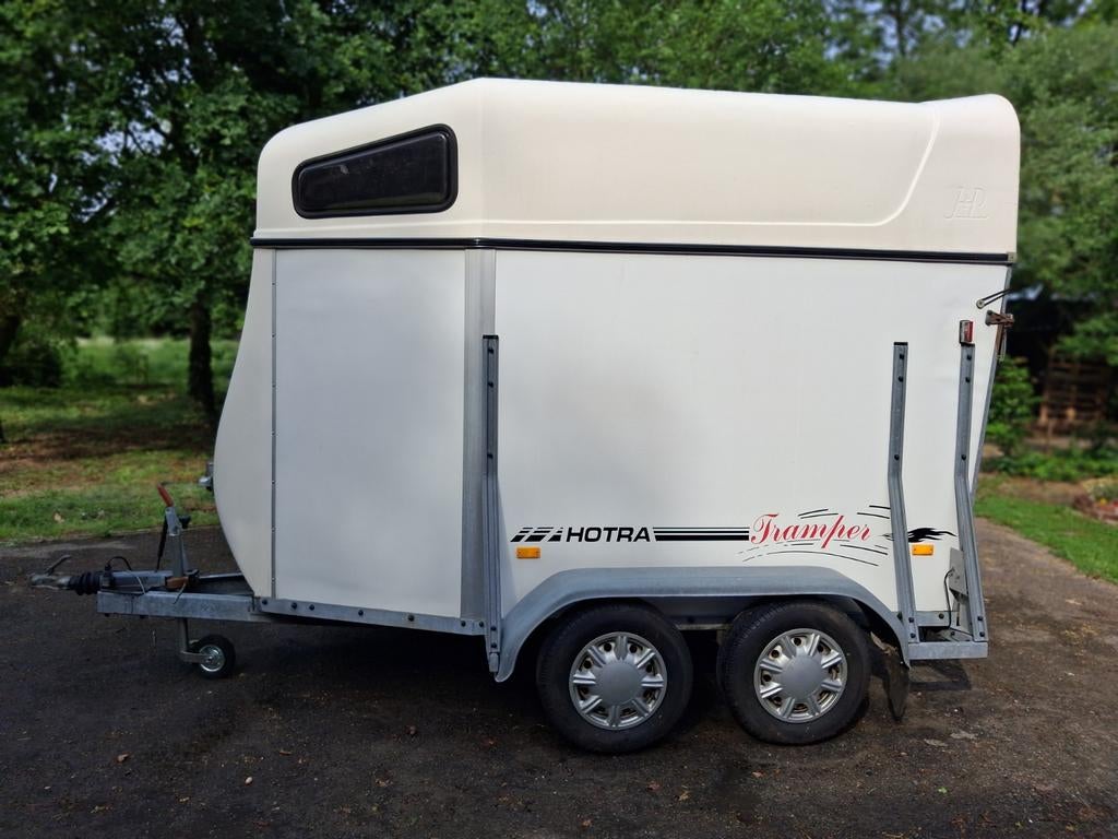 Mooie paardentrailer Hotra, Dieren en Toebehoren, Ophalen, 2-paards trailer