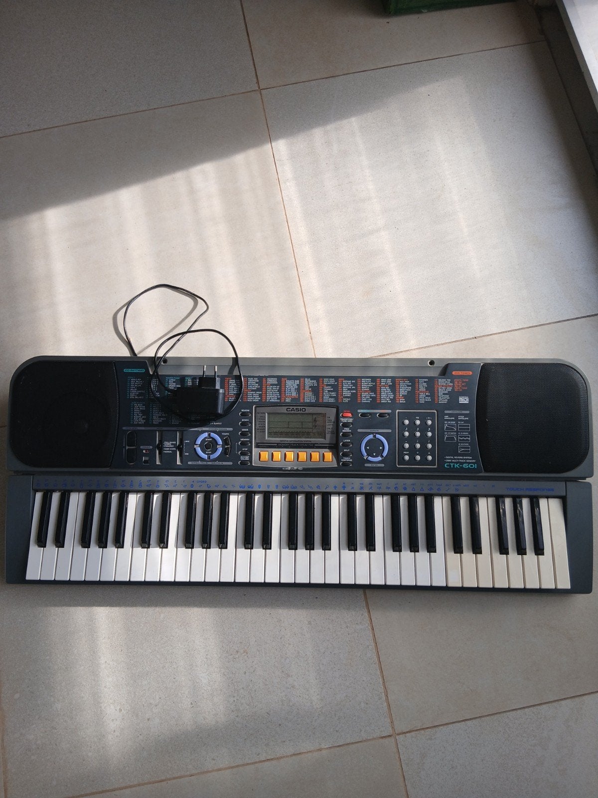 Tekop, Musique & Instruments, Claviers, Enlèvement
