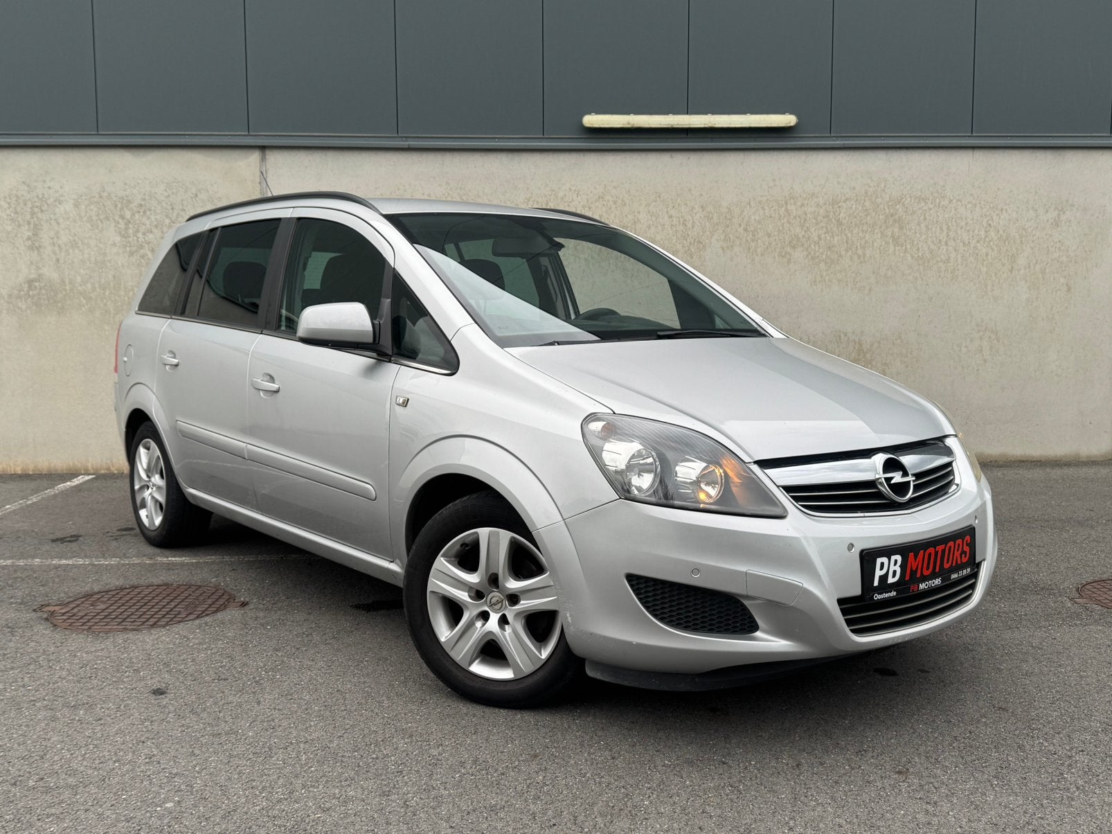 Opel zafira - 2011 - benzine 1.6 - 7 pl - 151.000 km -, Autos, Opel, Entreprise, 7 places, Boîte manuelle, Zafira