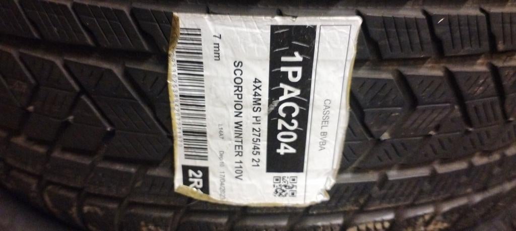 Winterbanden Pirelli Scorpion 275/45 21, Ophalen, 21 inch, Winterbanden