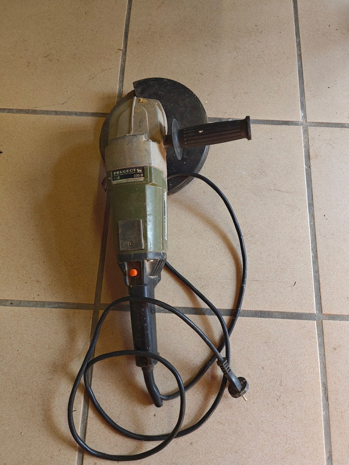 Slijpmachine merk Peugeot 230B, Ophalen