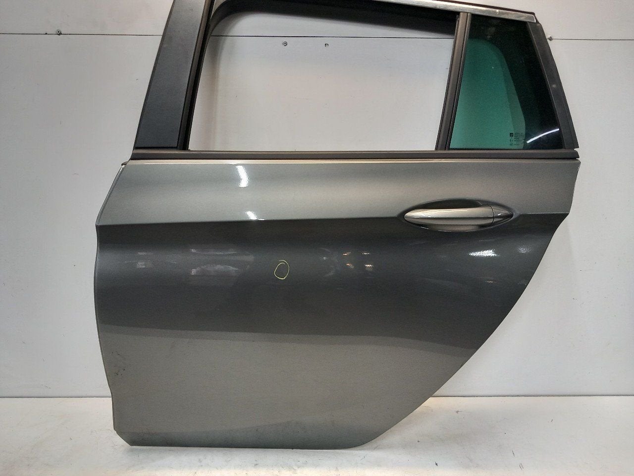 Portier links achter Opel Astra, Onderdelen@venauto.nl, Van der Ven Autorecycling B.V., Ettenseweg 76, 4706 PB Roosendaal, The Netherlands