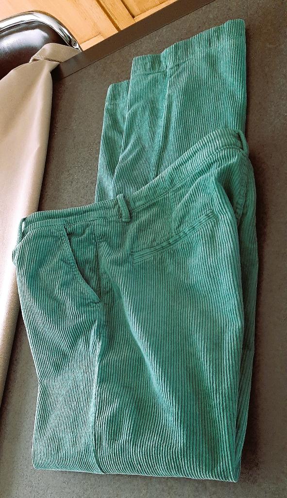 Te koop: Mooie groene fluwelen broek van "River Woods", 42., Taille 42/44 (L), "River Woods", Comme neuf, Vert
