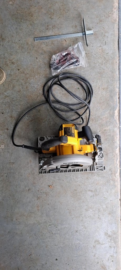 Scie circulaire Dewalt, Bricolage & Construction, Outillage | Scies mécaniques, 1200 watts ou plus, 30 à 70 mm, Comme neuf, Enlèvement