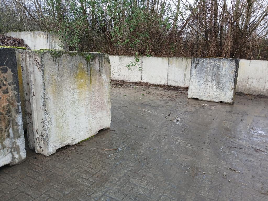 Betonblokken depotinrichting, Ophalen