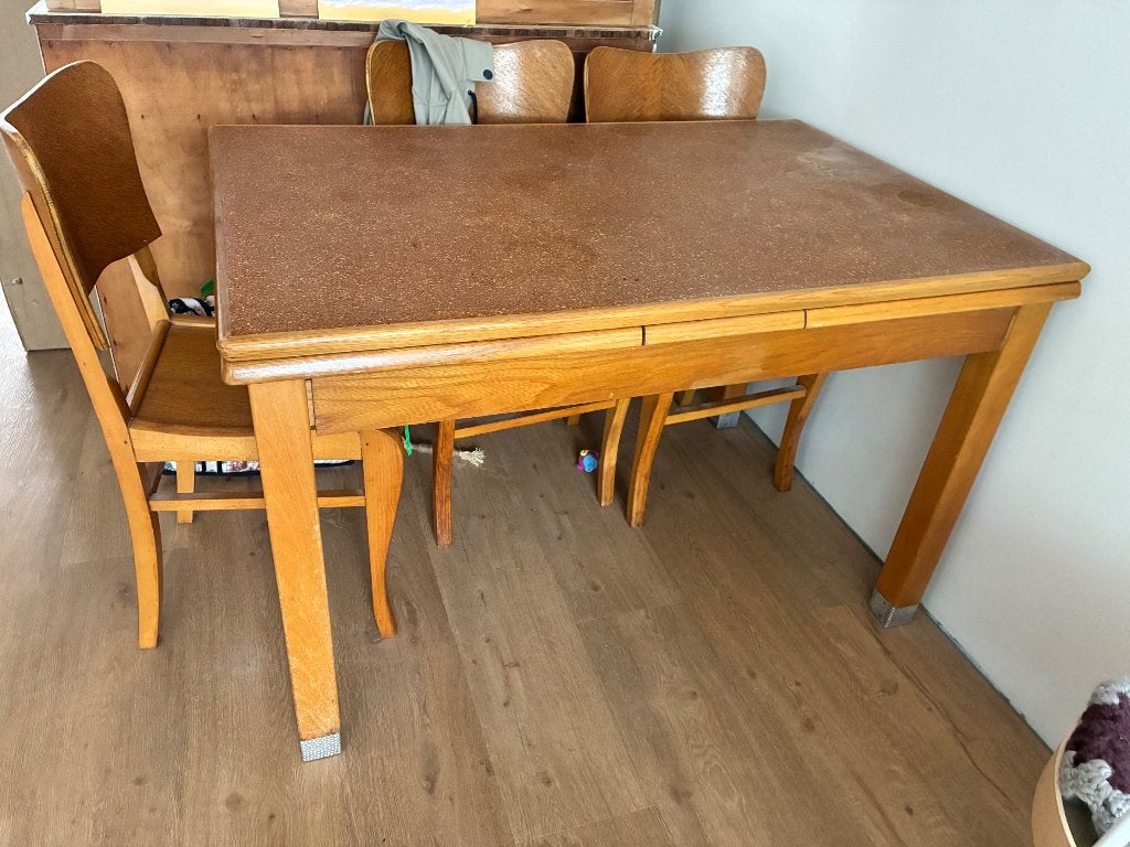 Table faite par un menuisier extensible, Enlèvement