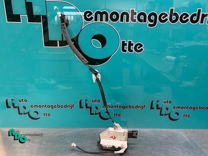 Serrure portière mécanique 2portes droite d'un Peugeot Par, -, 3 mois de garantie, Utilisé, -