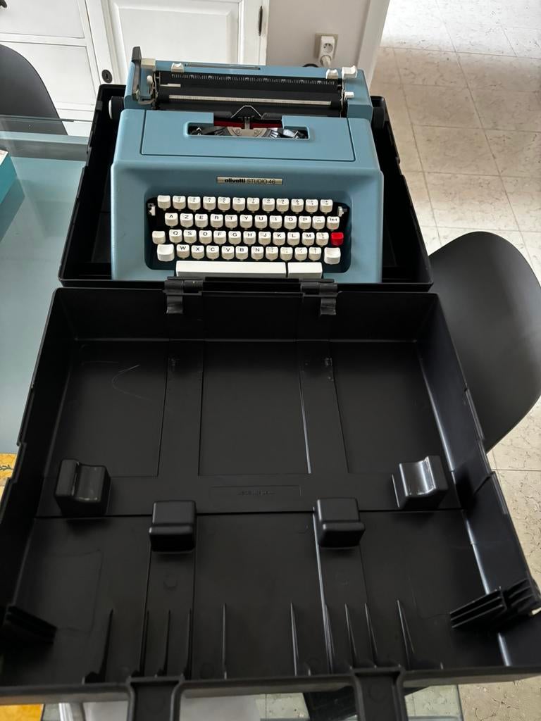 Olivetti studio 46  type machine, Ophalen, Zo goed als nieuw