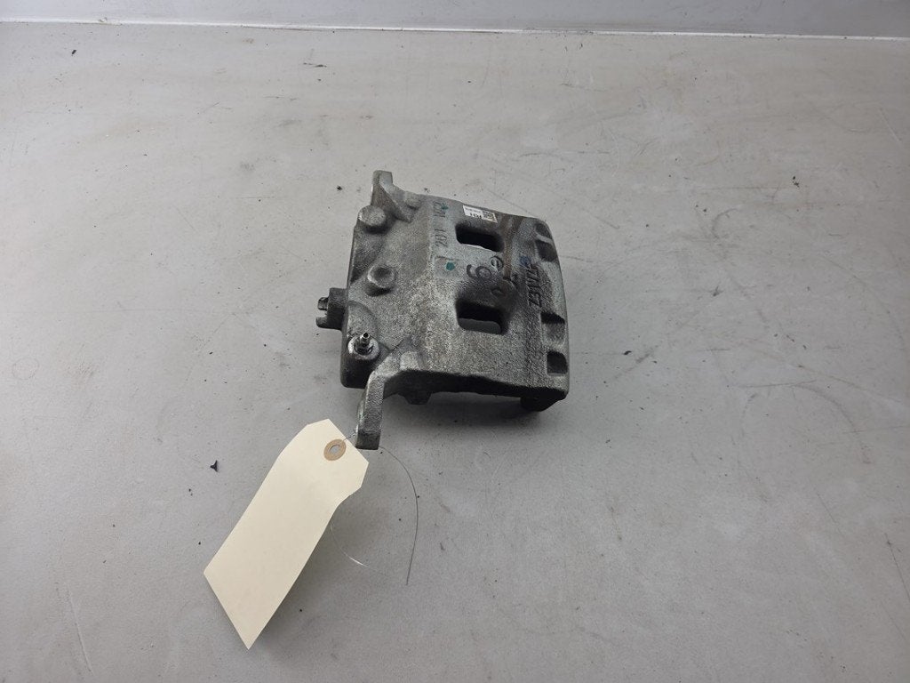ETRIER DE FREIN AVANT DROIT Nissan Ariya (FE0) (01-2020/-), Germany@nissan-services.eu, Kronenweg 38
50389  Wesseling, DE, Utilisé