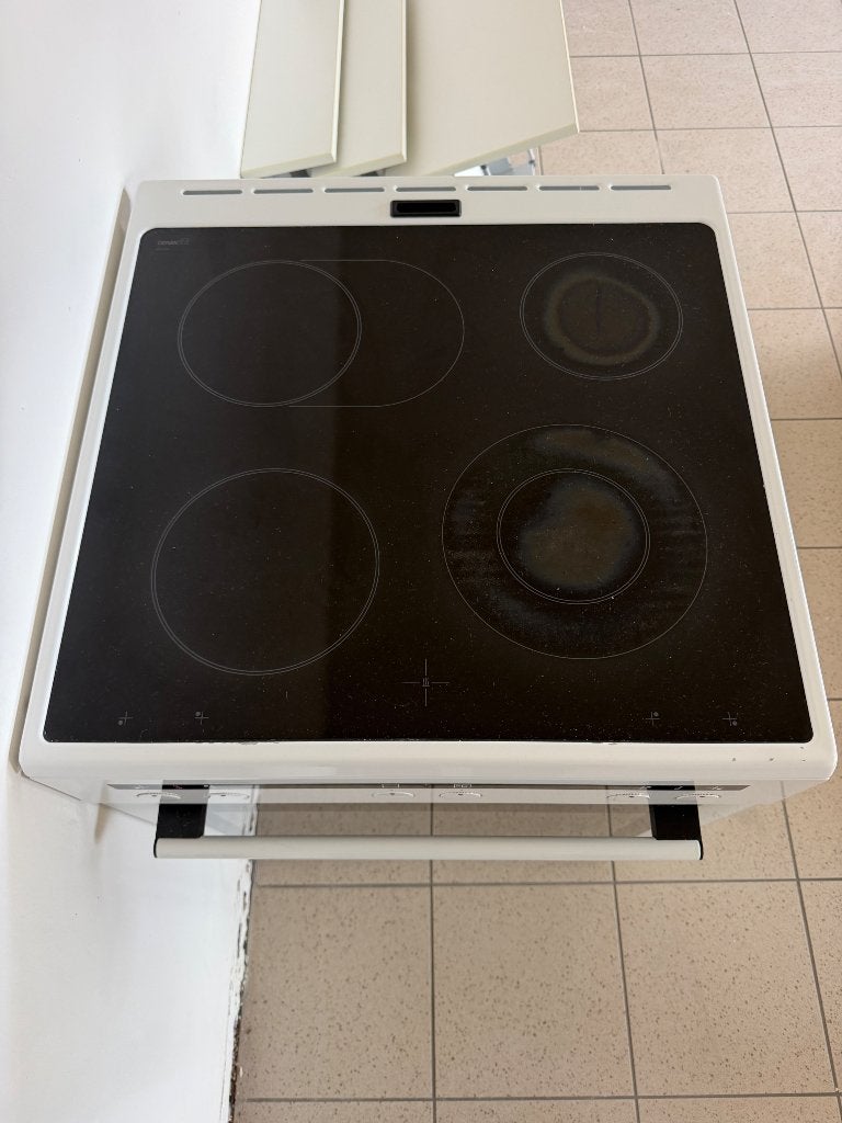 Kook vuur + oven op elektriciteit, Elektronische apparatuur, Ophalen, Gebruikt, 4 kookzones, Vrijstaand