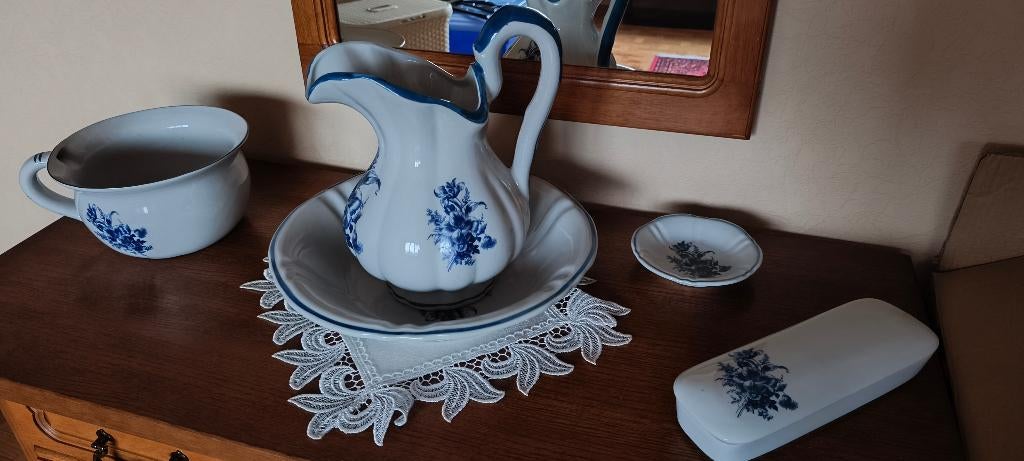 Complete antieke porseleinen waskom + kan + toebehoren, Antiek en Kunst, Ophalen