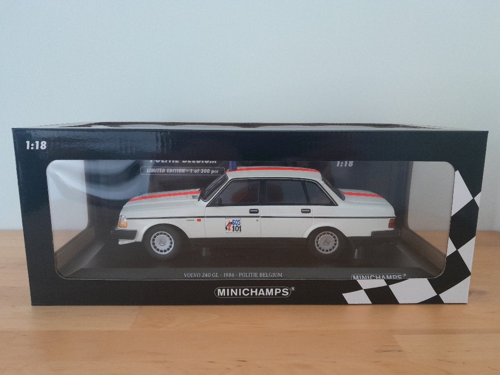 1/18 Volvo 240 GL - Rijkswacht, Ophalen of Verzenden, Rijkswacht, Miniatuur of Beeldje