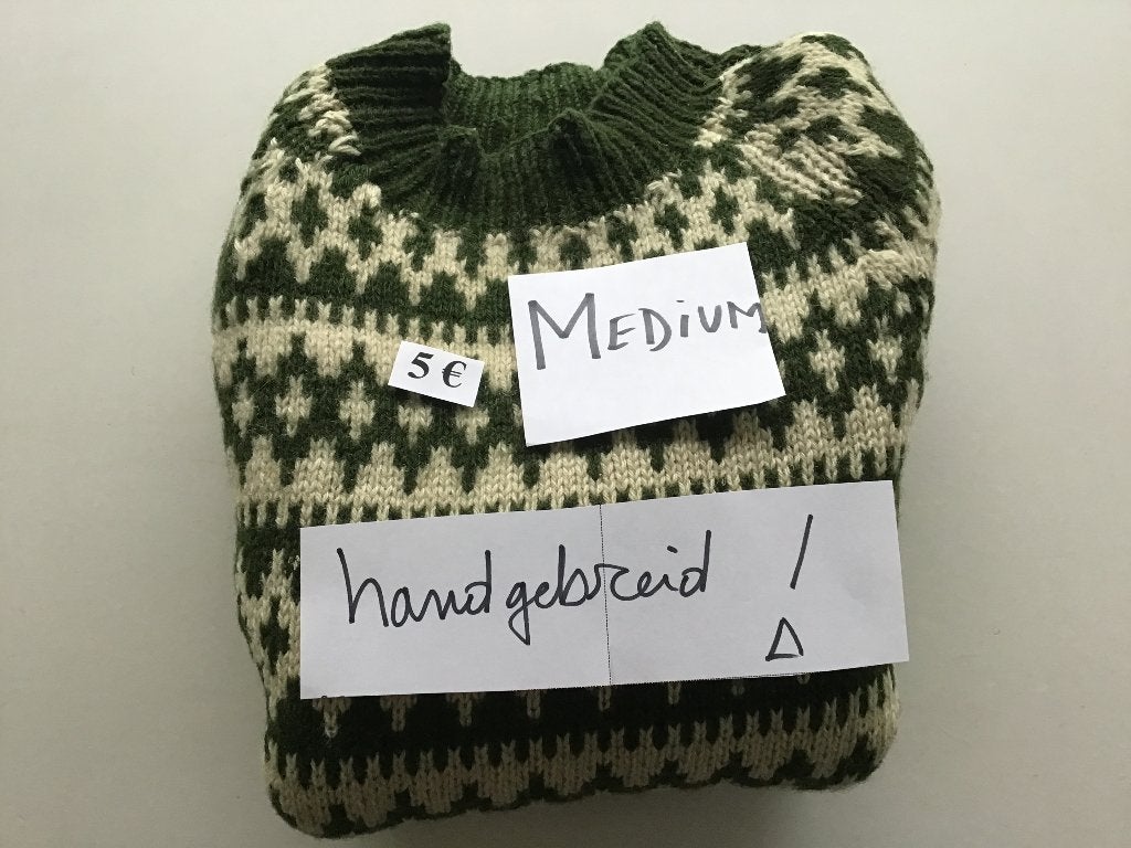 mooie handgebreide trui en 6 andere maat medium voor 5 €, Ophalen of Verzenden, Zo goed als nieuw, Maat 38/40 (M)